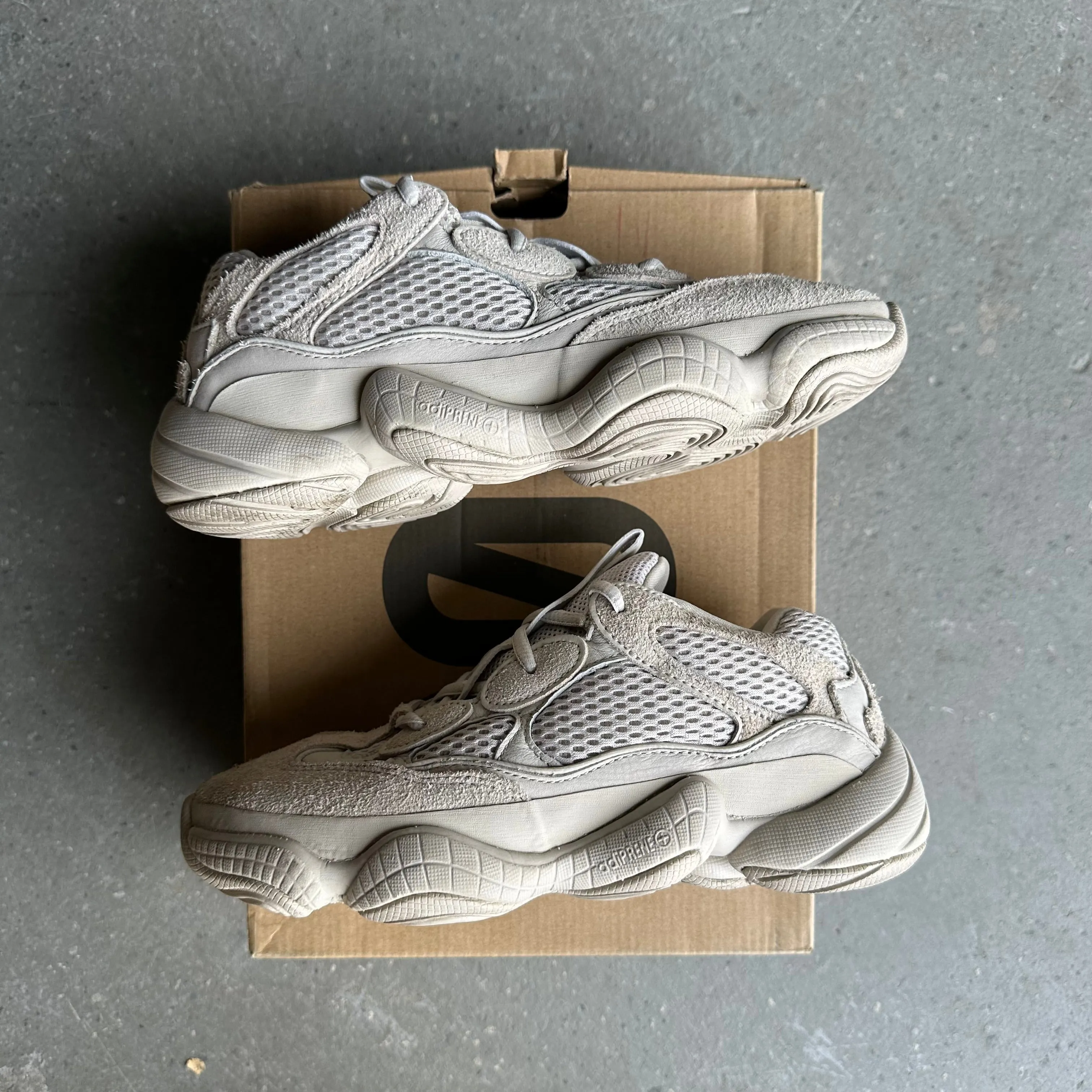 adidas Yeezy 500 Blush *pre-owned* (SIZE 4Y/5.5W)