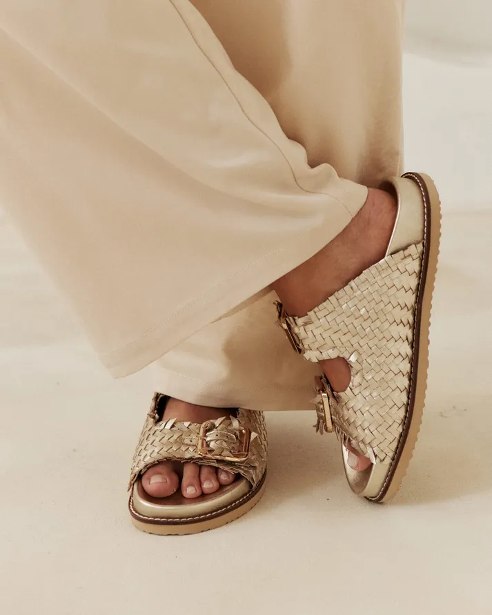 Amara Slides - Soft Gold