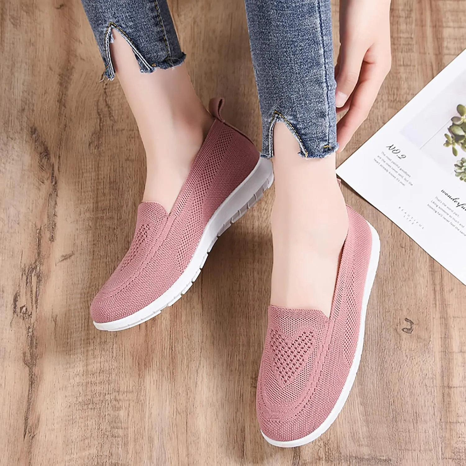 APUM Women's Knitted Flat Shoes,Comfort Ladies Slip On Loafers Casual Breathable Mesh Low-Top Flat Elastic Knit Work Shoes