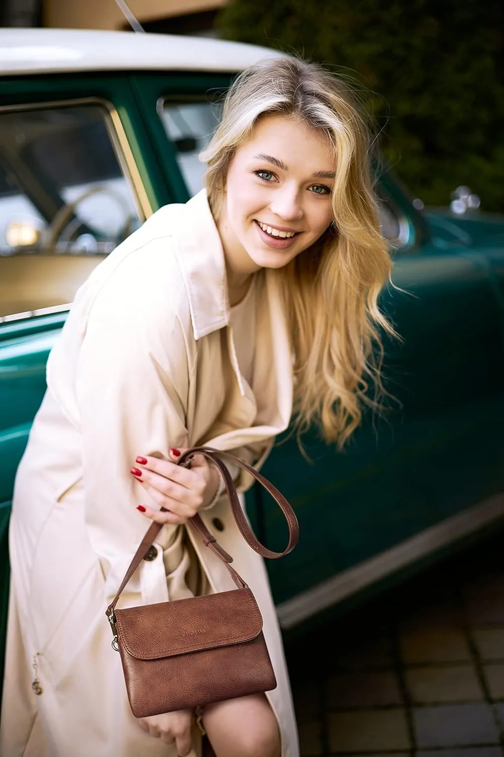 CHOLISS Small Crossbody Bags for Women, Vegan Leather Cell Phone Purse, Mini Travel Purse with Adjustable Strap