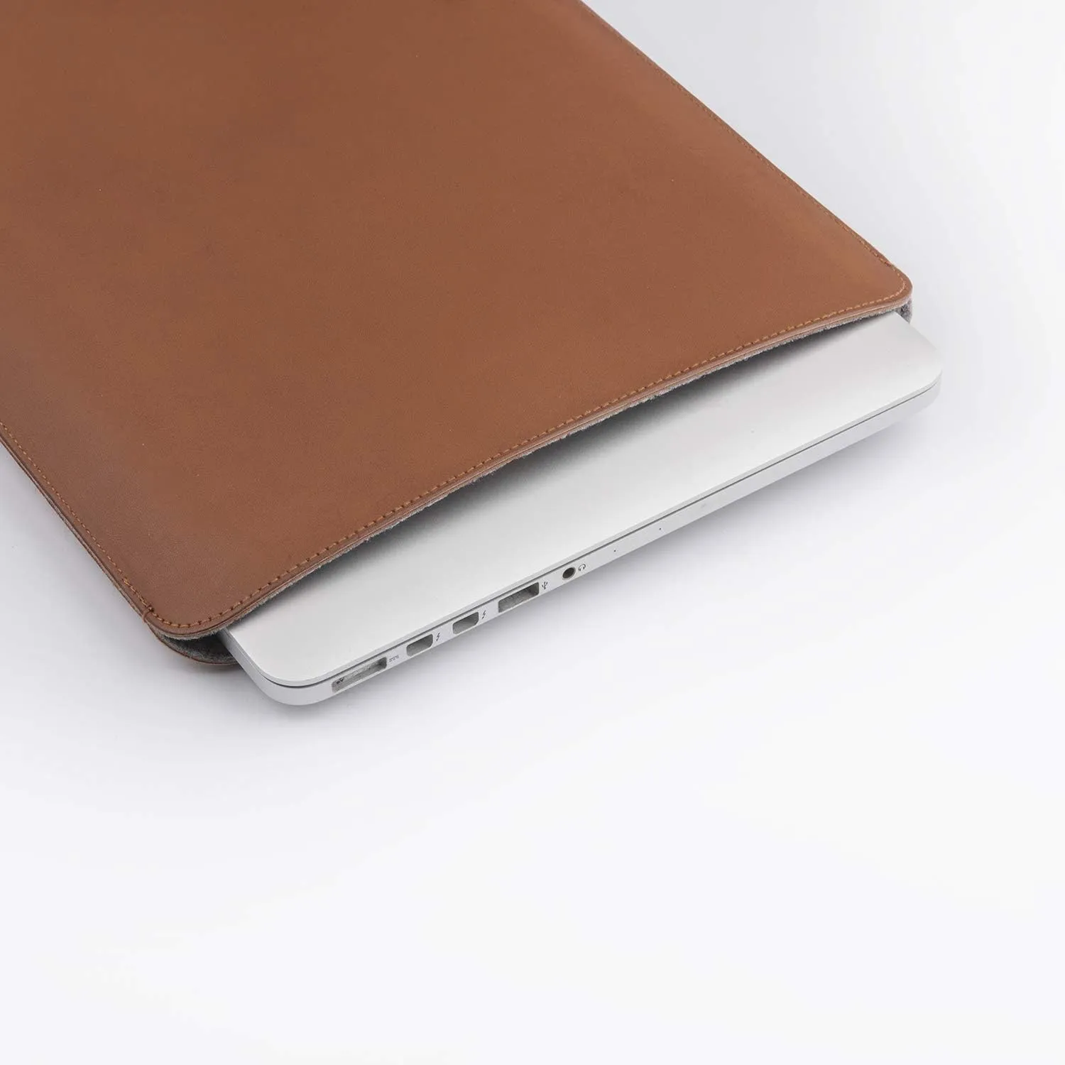 Comfyable Laptop Sleeve 13 Inch Precisely Compatible with MacBook Air M4 2025-2018 & MacBook Pro M2 2022 M1 2020-2016, Faux Leather Cover Case, Brown
