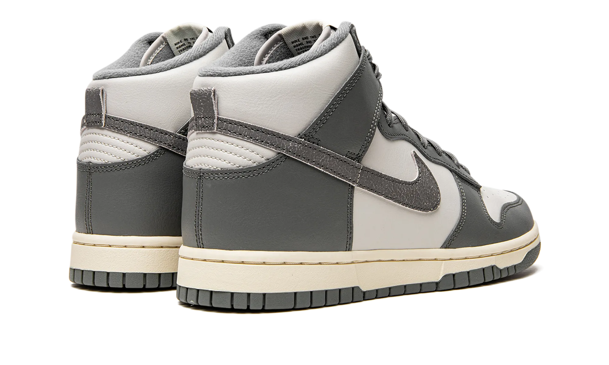 Dunk High "Light Bone / Tumbled Grey"