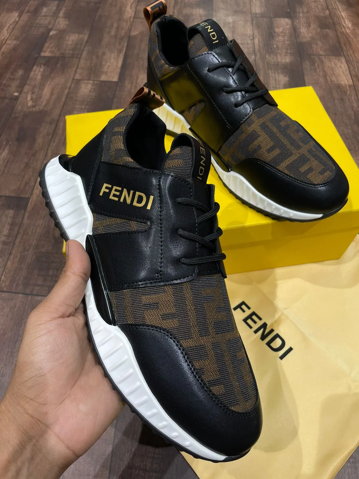 FENDI || Fendi Brown Lace Up Sneakers For Men