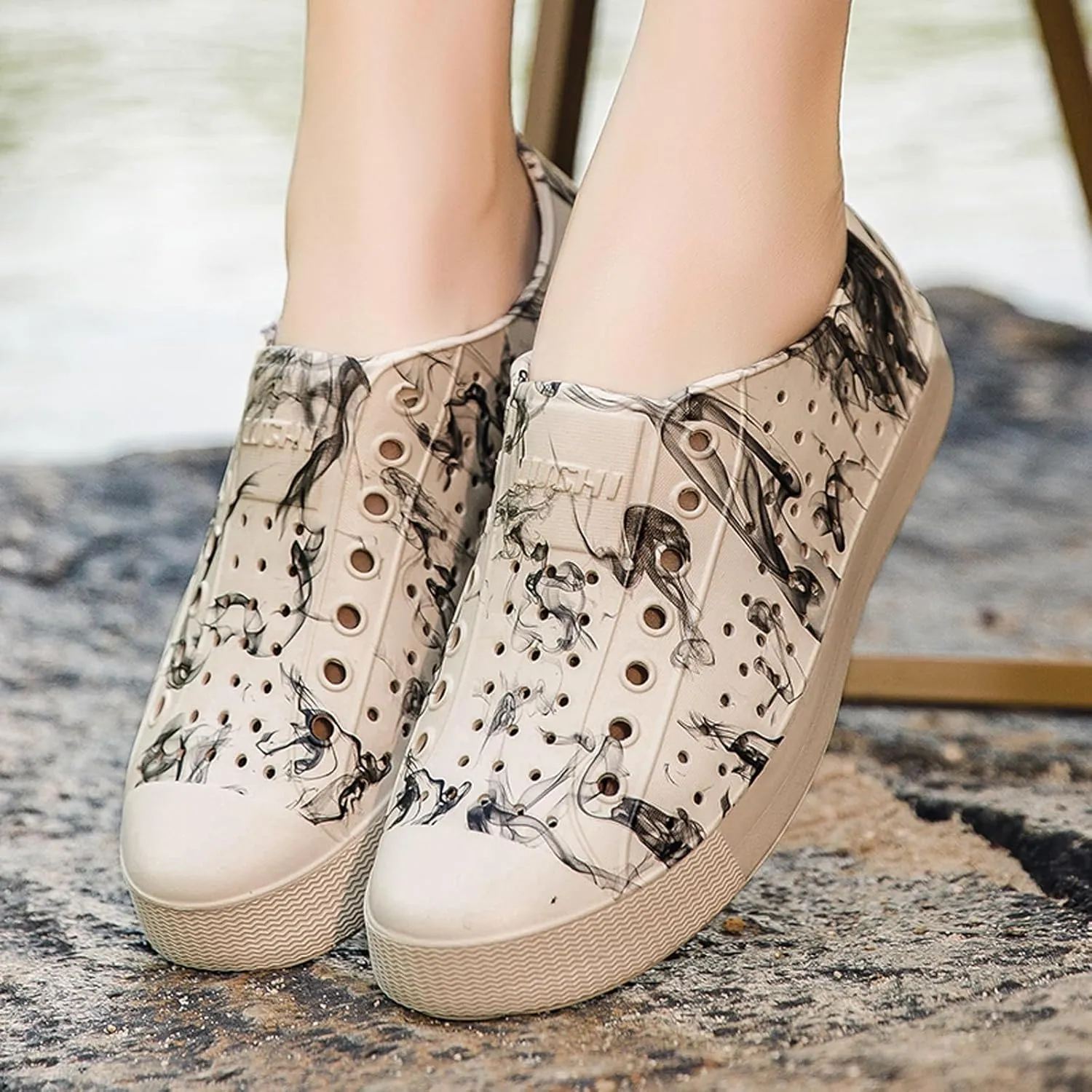 FLIOZY Colorful Printed Garden Clogs for Women, Lightweight Breathable Slip-On Shoes, Waterproof & Non-Slip, Fun Patterned Casual Footwear for Outdoor, Beach, and Everyday Wear