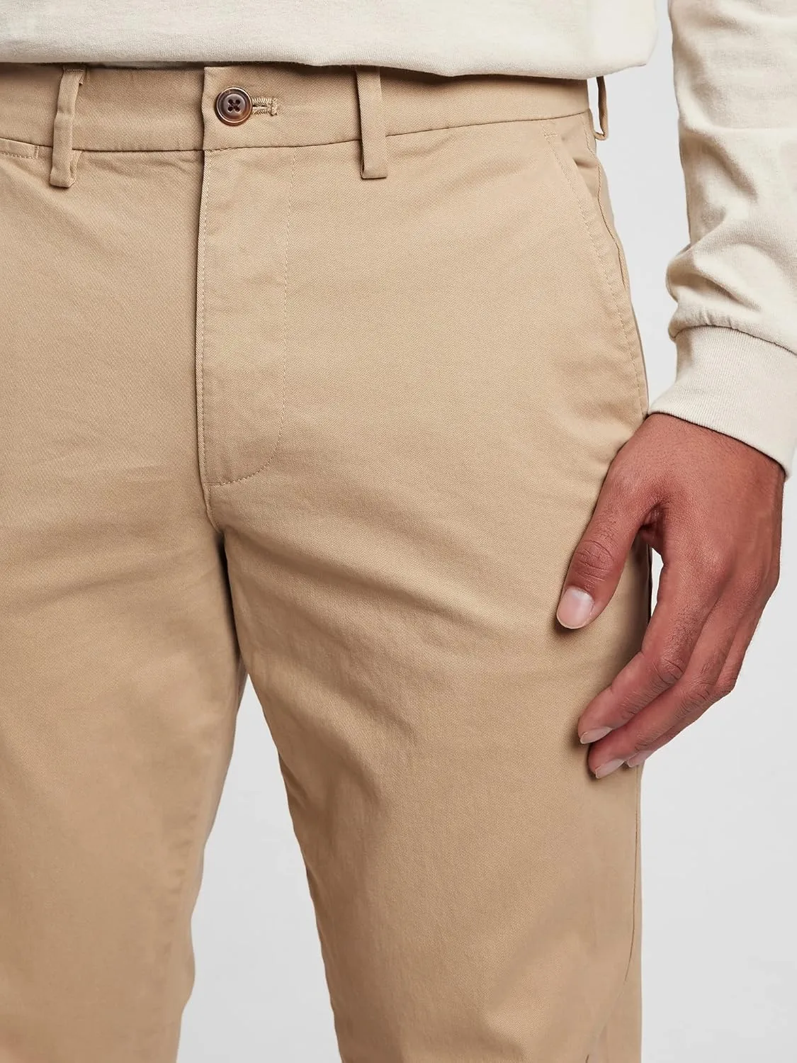 GAP Men's Essential Slim Fit Khaki Chino Pants