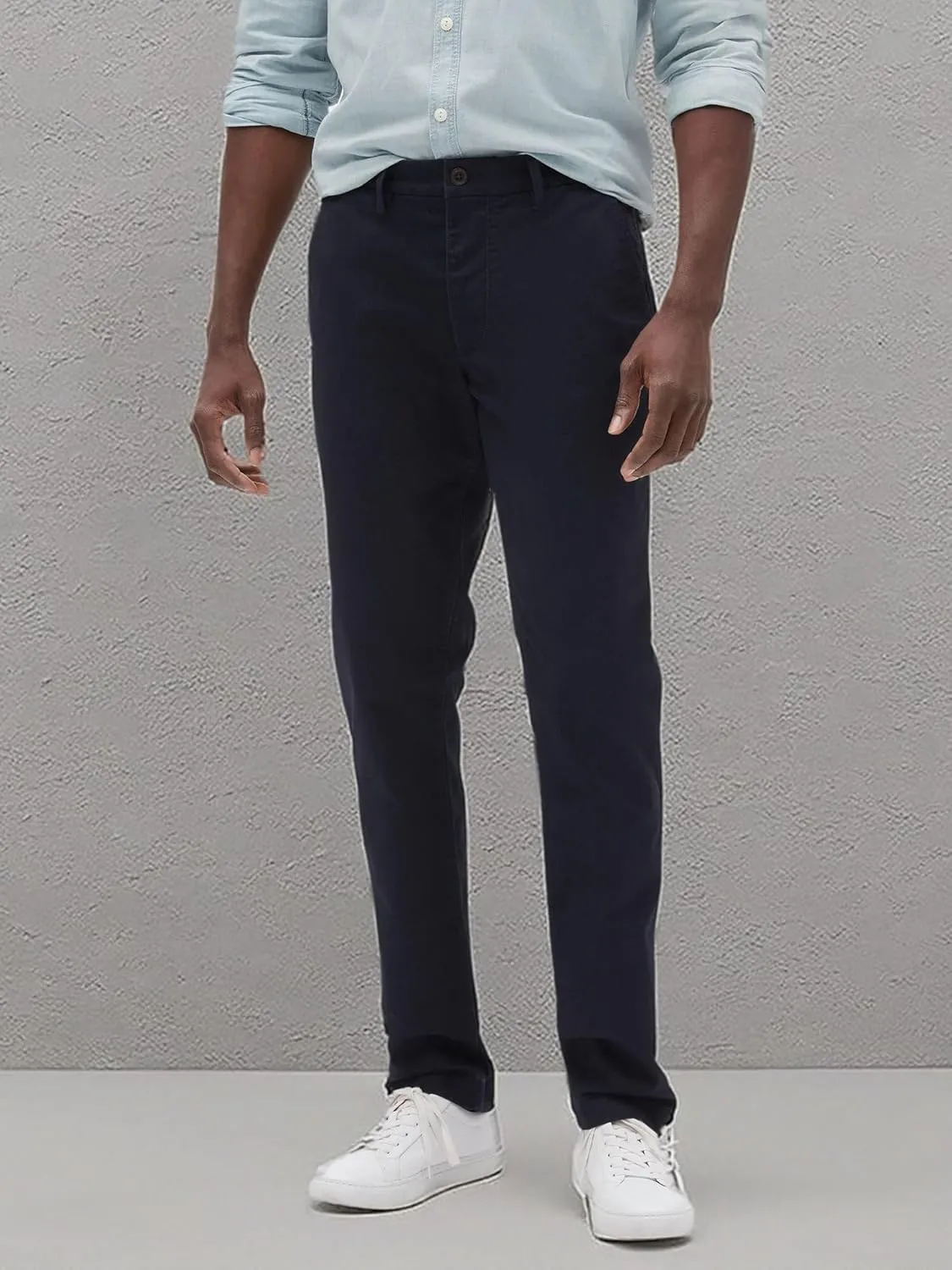 GAP Men's Essential Slim Fit Khaki Chino Pants