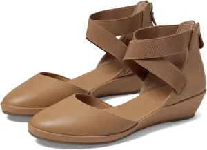 Gentle Souls by Kenneth Cole Women's Noa Wedge Sandal