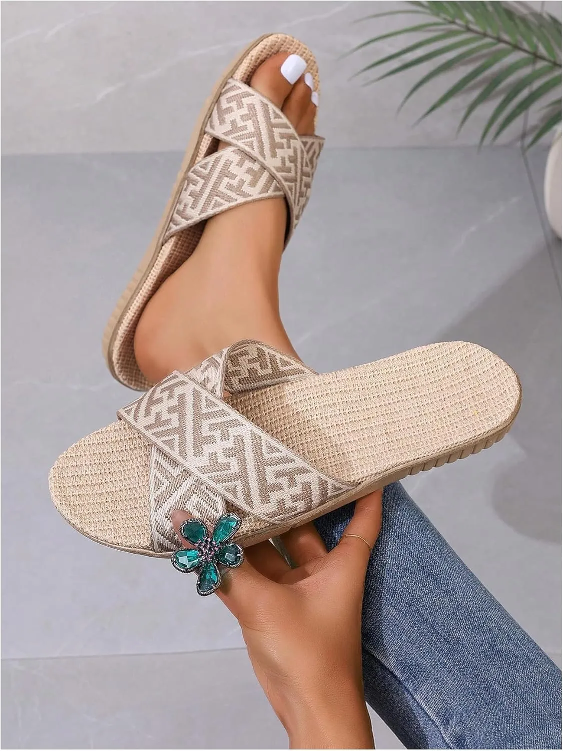 GORGLITTER Women's Boho Summer Flat Sandals Trendy 2025 Open Toe CrissCross Band Slip On Flat Sandals