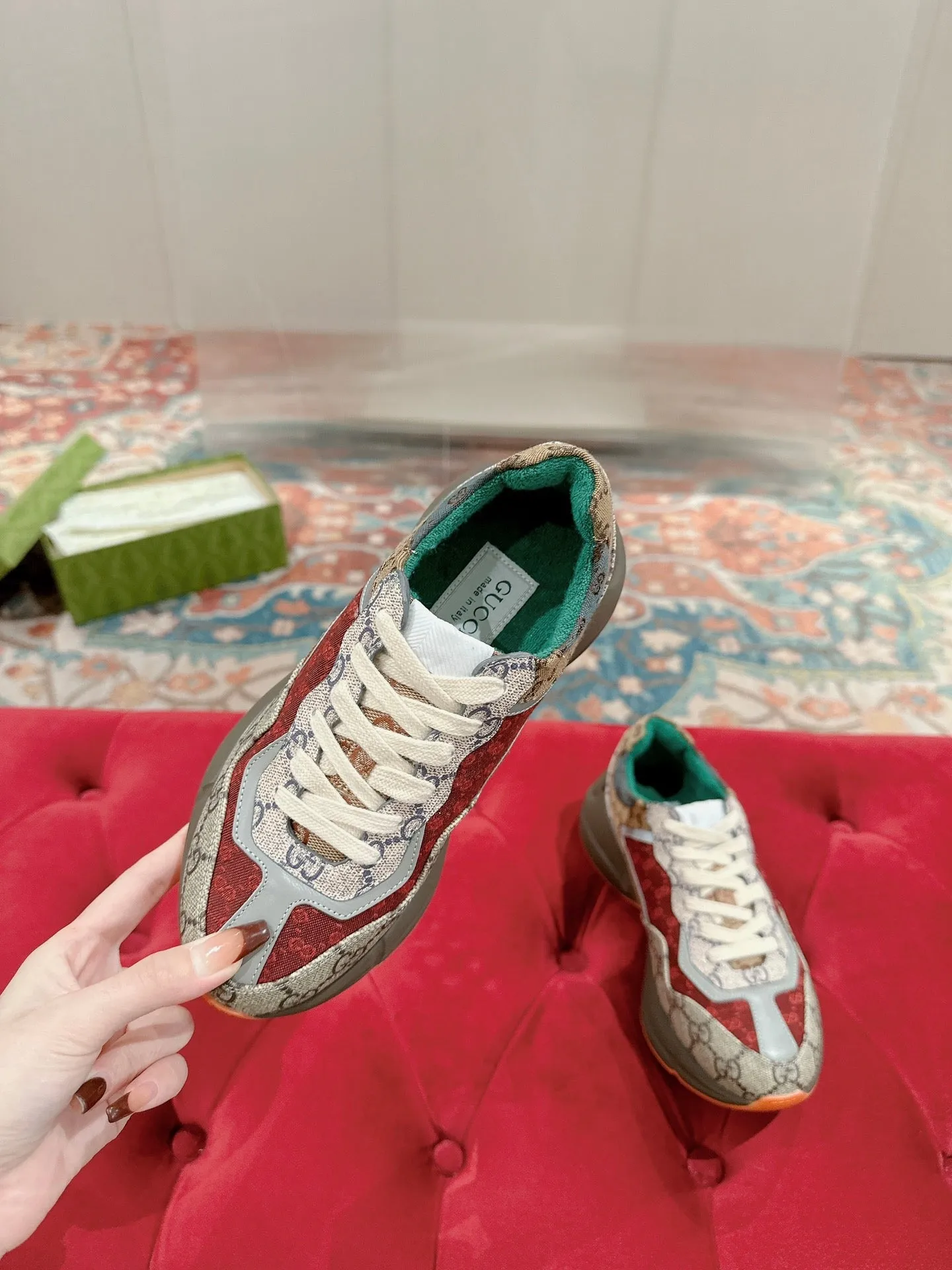 GRAY SCARLET LIGHT GG Discounted coupons AND TRAINER RHYTON Time-limited offer CALFSKIN Gucci