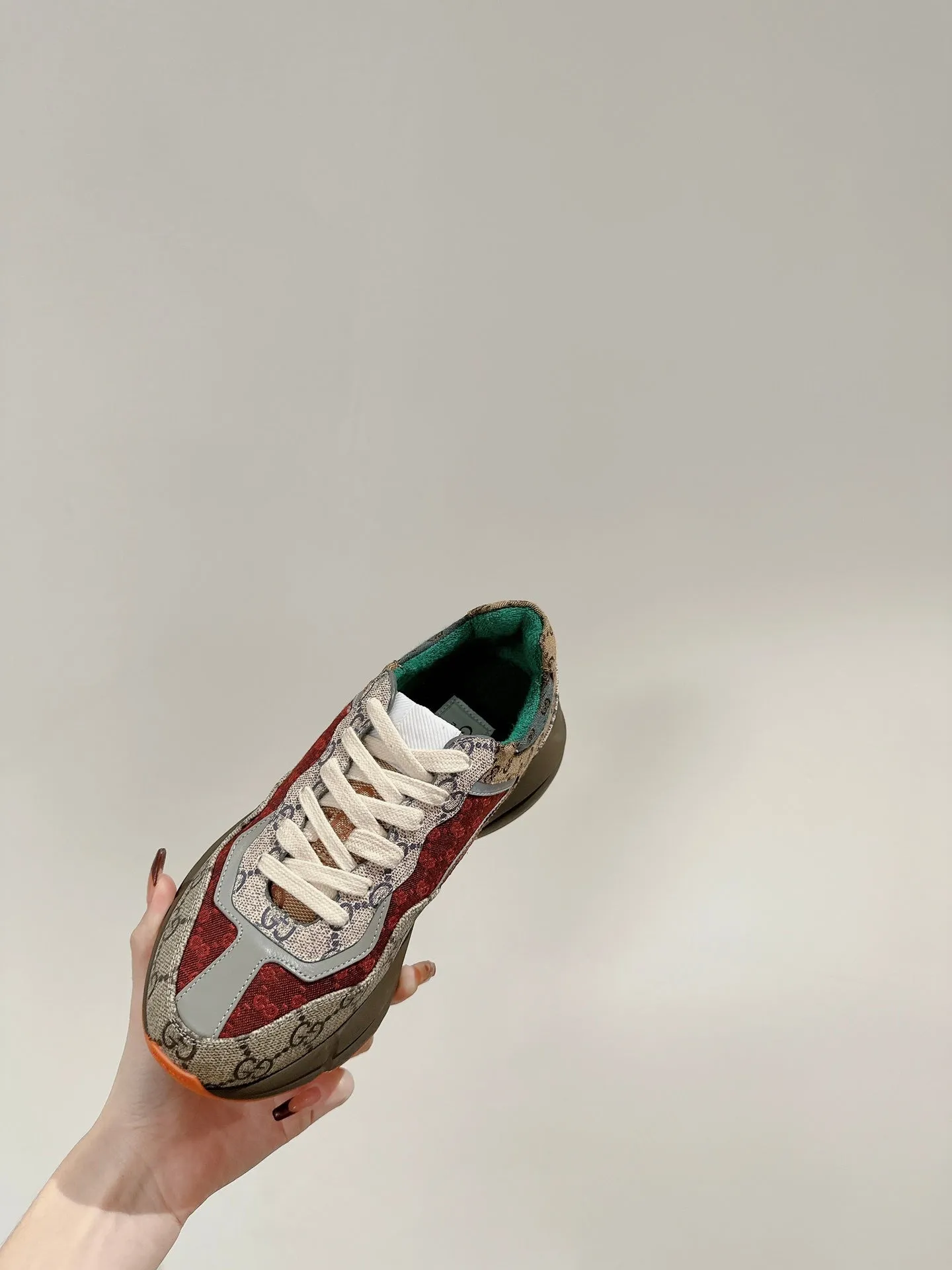 GRAY SCARLET LIGHT GG Discounted coupons AND TRAINER RHYTON Time-limited offer CALFSKIN Gucci