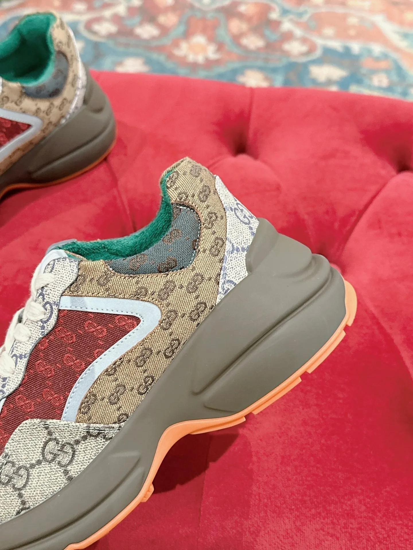 GRAY SCARLET LIGHT GG Discounted coupons AND TRAINER RHYTON Time-limited offer CALFSKIN Gucci