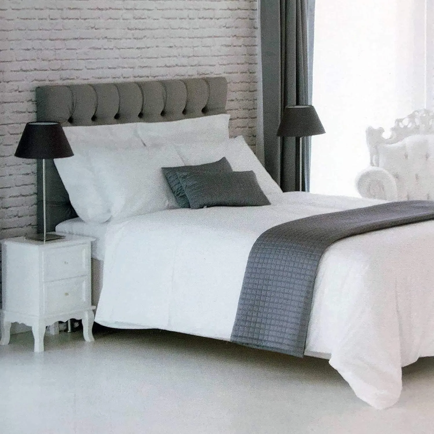Italy 4pc Sheet Set Solid White with Multiple Patterns 100% Cotton Percale Luxury 200 Thread Count TC (Solid Pon Pon, Queen (U.S. Standard))
