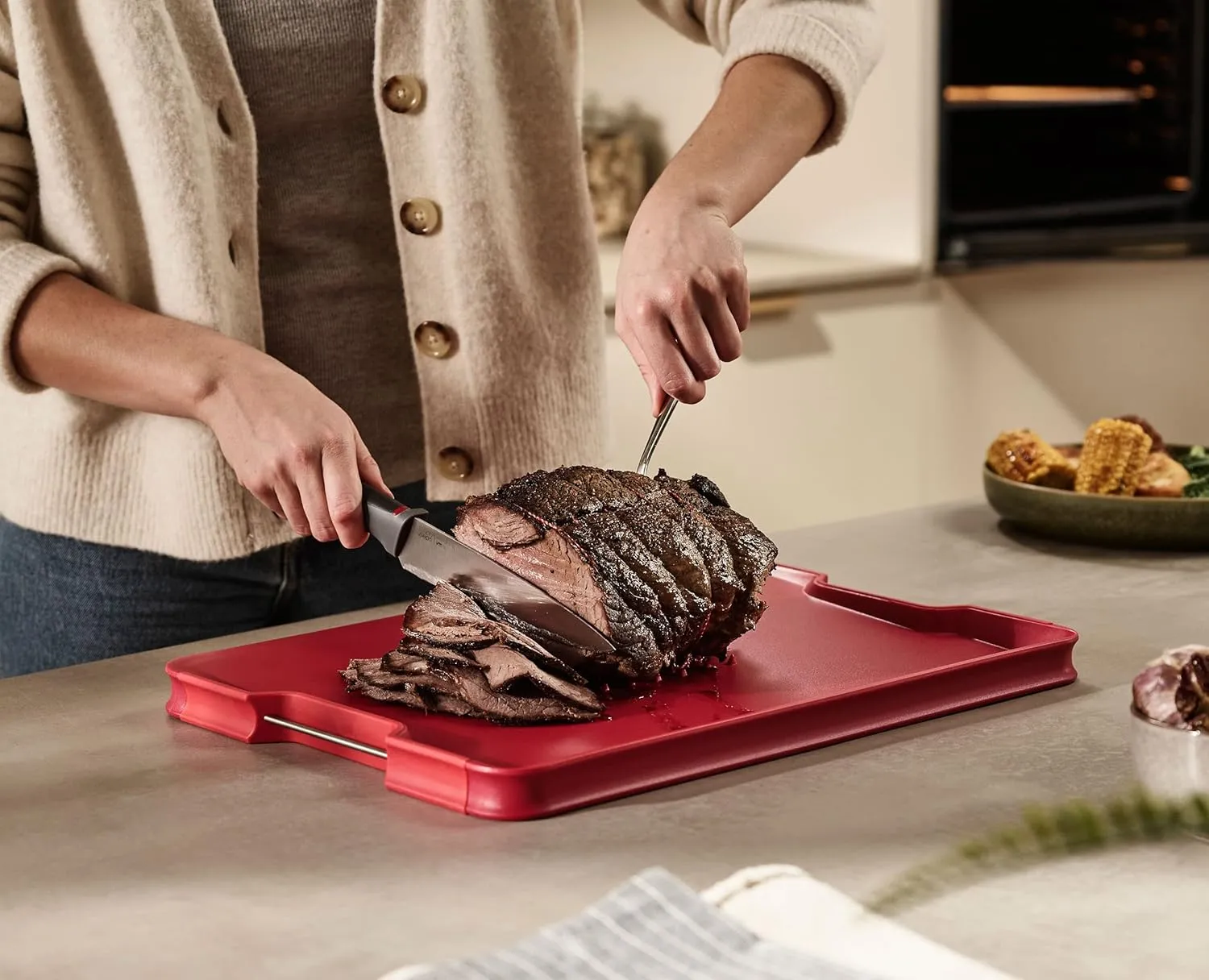 Joseph Joseph Cut&Carve Plus - Non-Slip, Multi-Function, Double-Sided Cutting Board for Food Preparation and Carving- Dishwasher Safe, Red