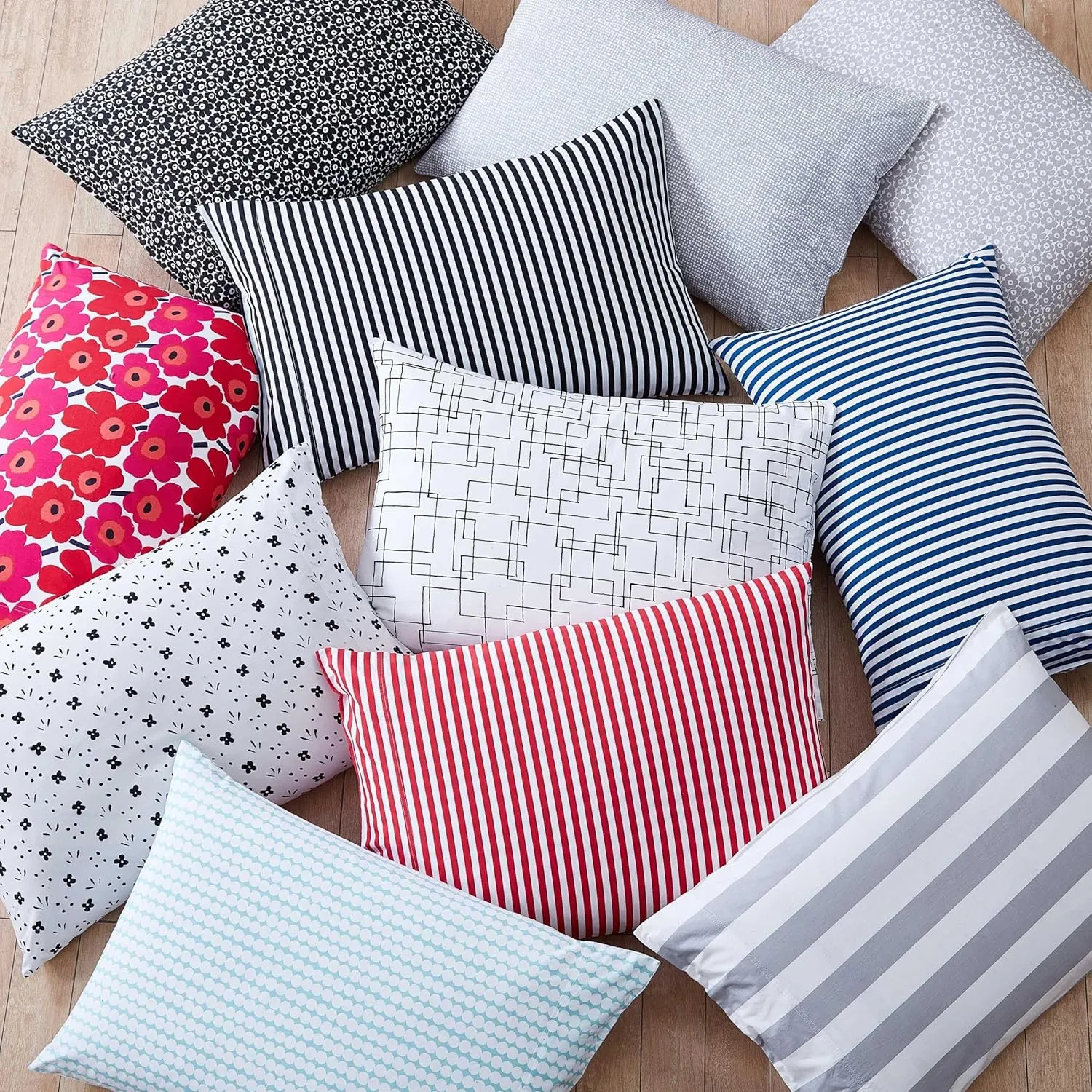 Marimekko - Queen Sheet Set, Premium Cotton Percale Bedding Set with Matching Shams, Lightweight & Breathable Bed Essentials (Orkanen Grey, Queen)