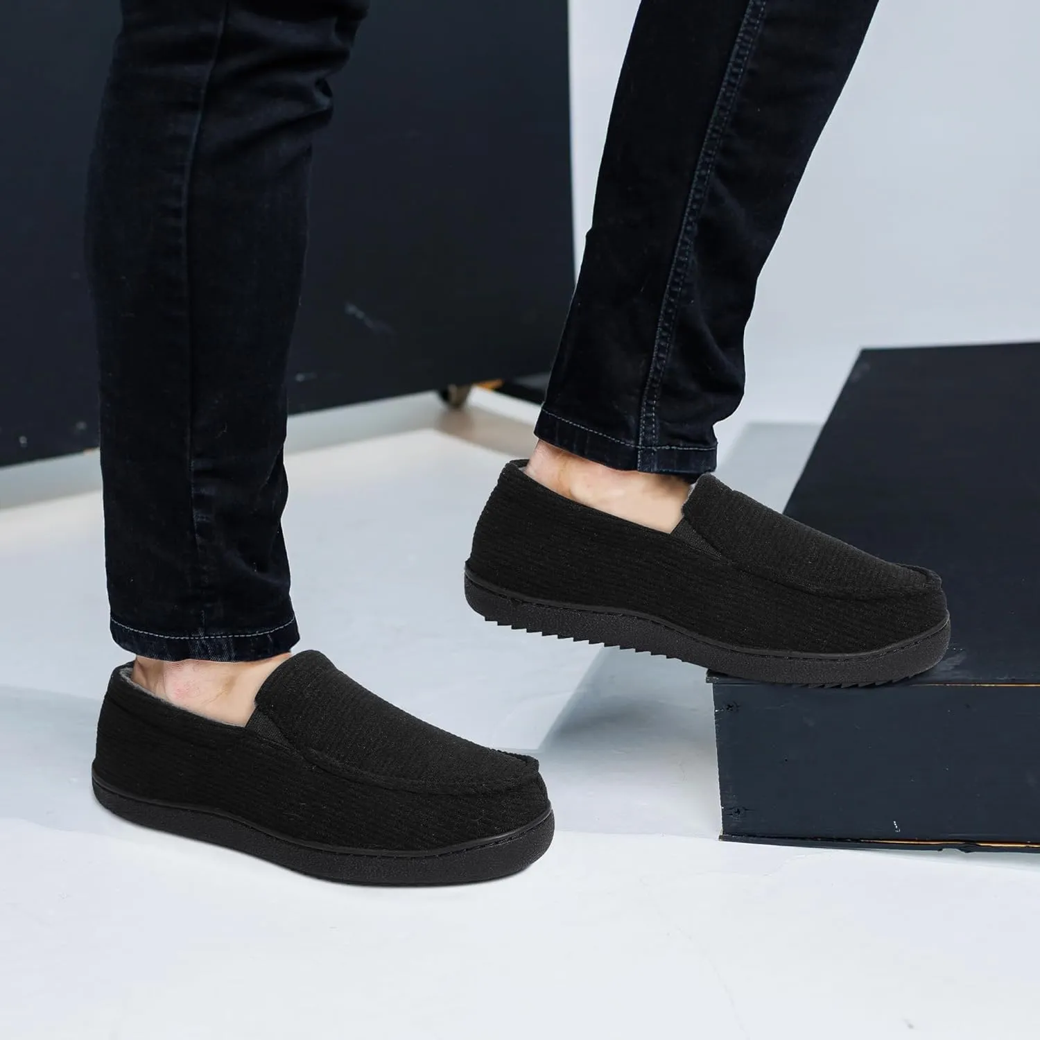 MIXIN Mens Moccasin Slippers Memory Foam House Shoes, Indoor/Outdoor Warm Loafer Slippers Birthday Gifts for Men Dad Husband
