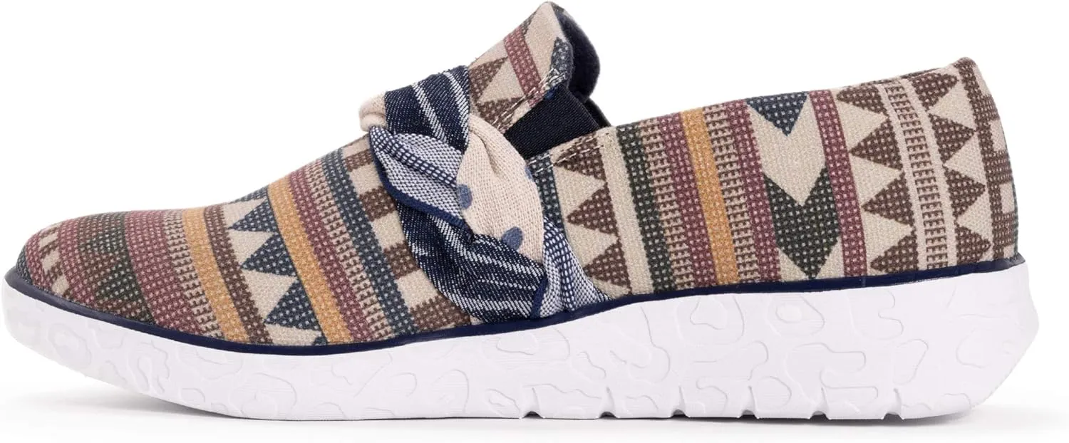 MUK LUKS Women's Boardwalk Stroll Sneaker-Beige Loafer