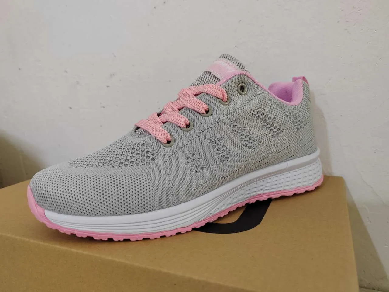 New Mesh Women Sneakers Breathable Flat Shoes