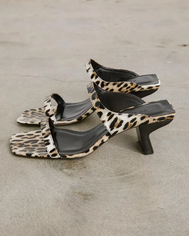 Paola Leopard Print Leather Shoe in Leopard Print