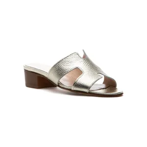 Perri Sandal