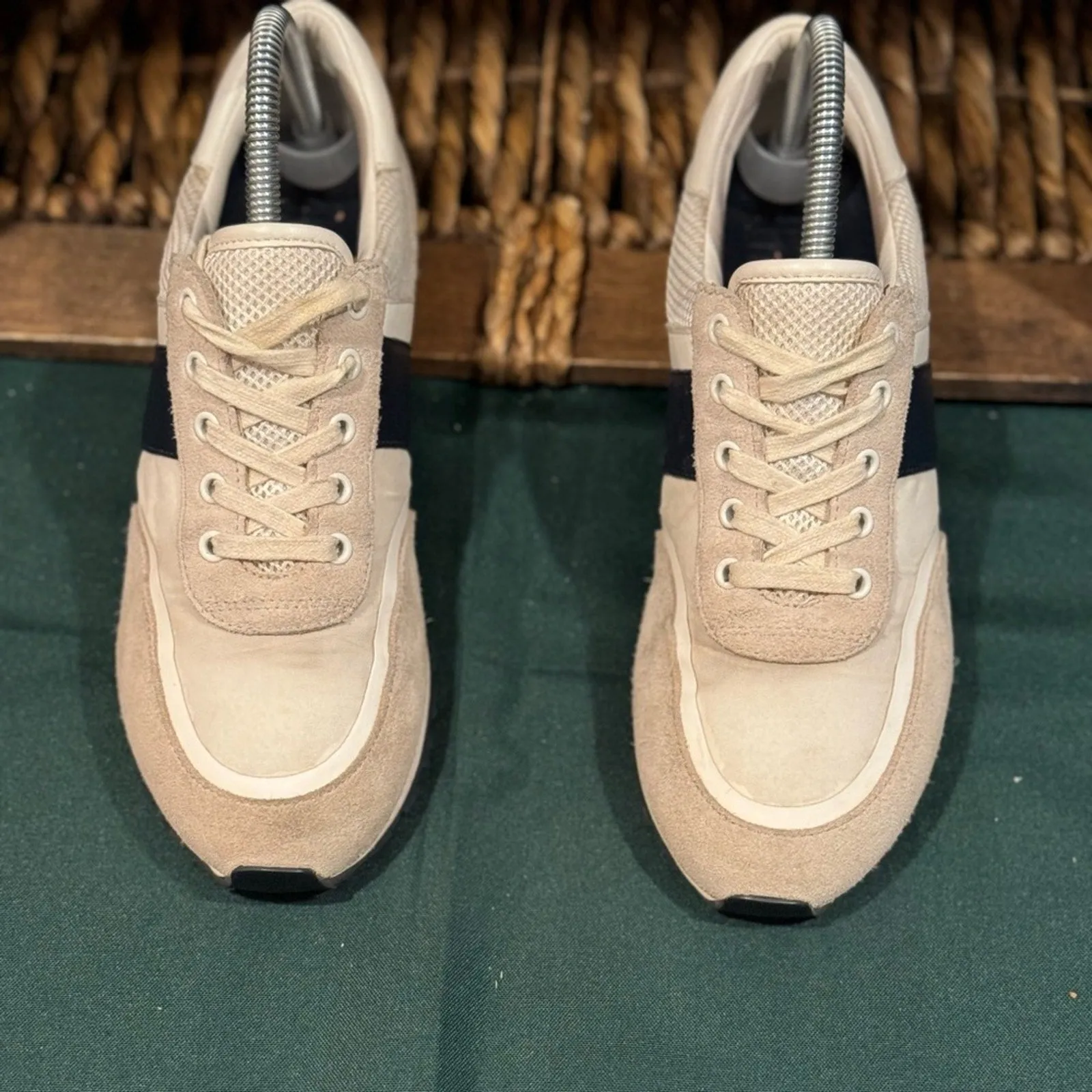 sport 8 Tory tennis size shoe Sleek and smooth Men's Clean lines