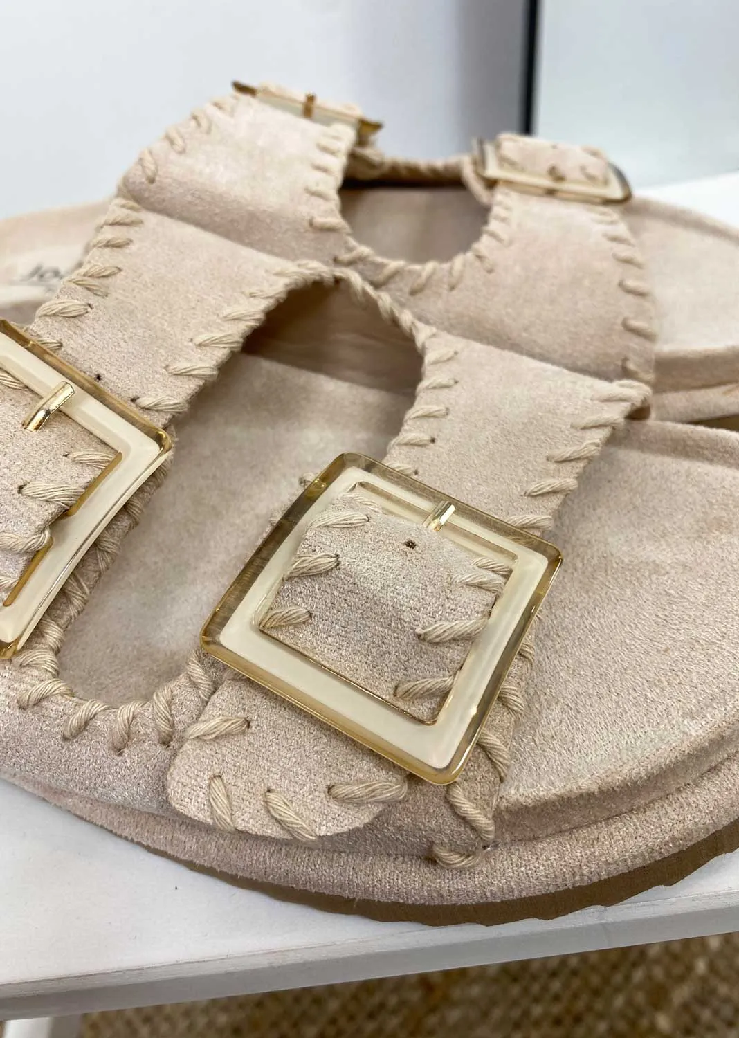 Talia Footbed Sandals in Cream