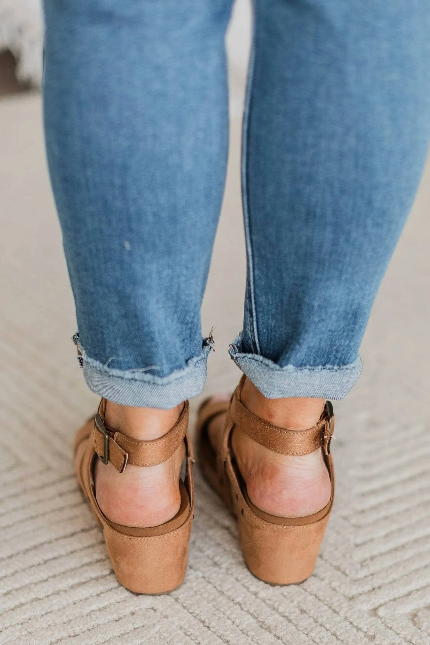 Vector Wedge Sandal In Tan