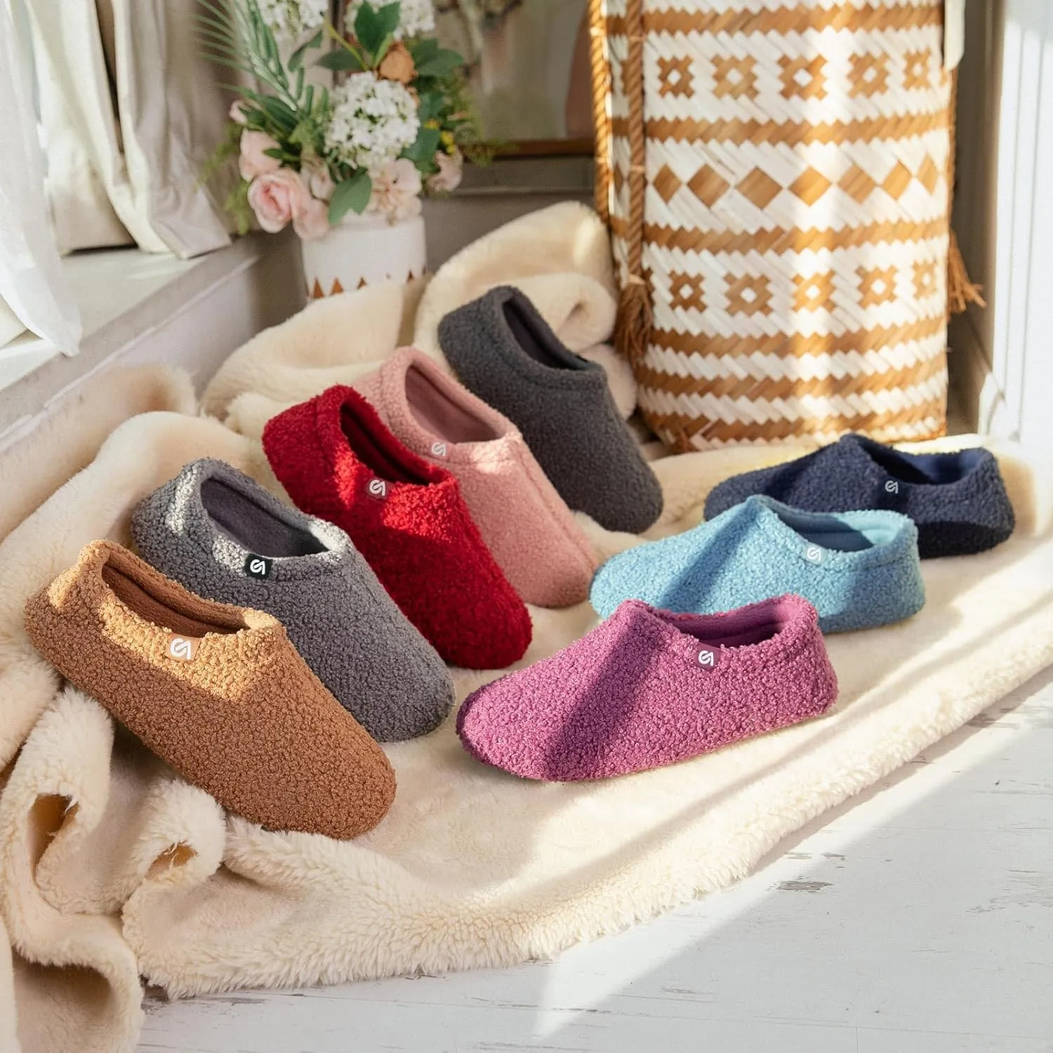 VeraCosy Women's Fuzzy Teddy Slippers Lightweight Memory Foam Indoor House Shoes