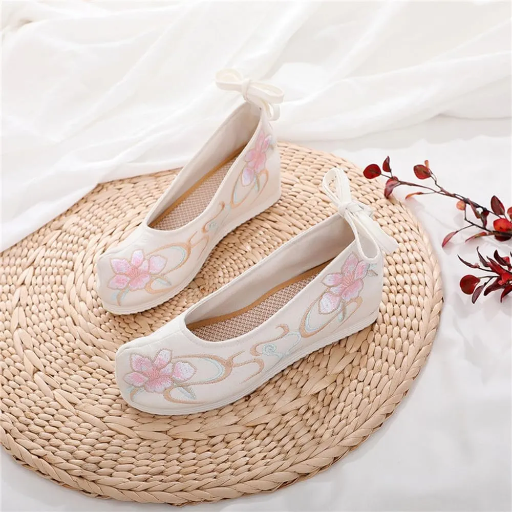 Women Hanfu Shoes Chinese Embroidered Flower Flat Retro Vintage Handmade Floral Embroidery Shoes for Women Ballet Mary Jane Flat Shoes
