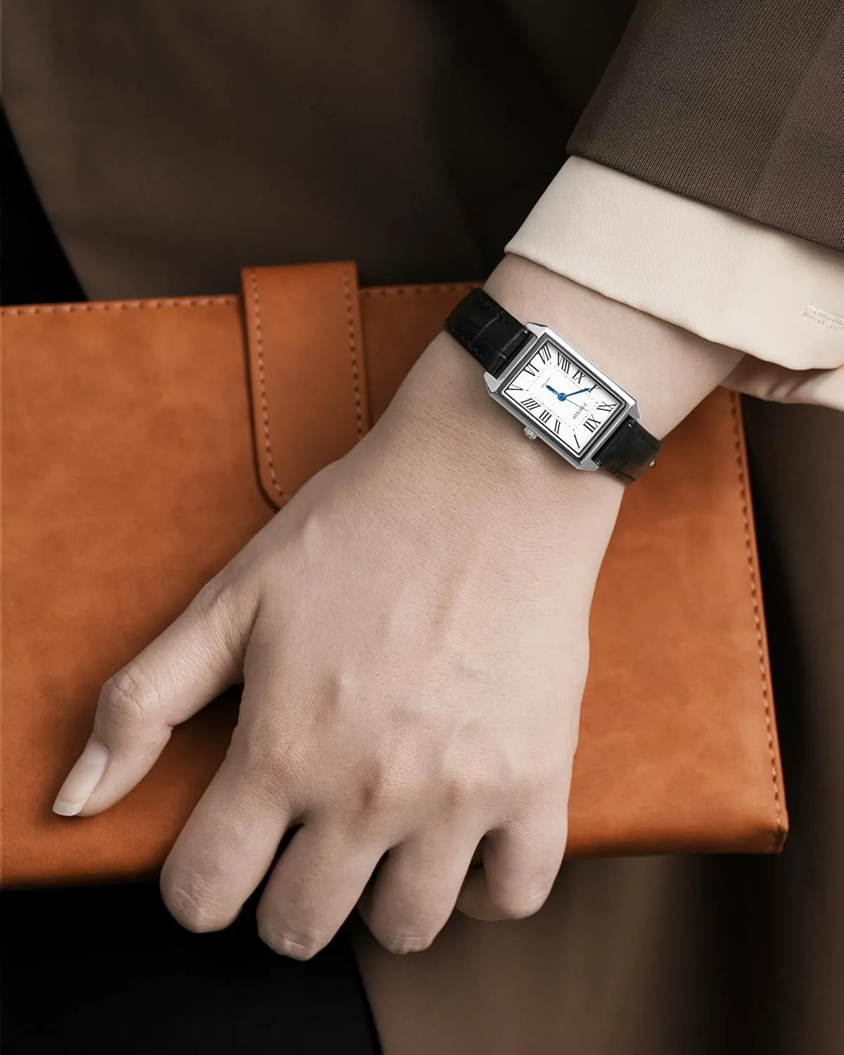 Women's Classical Quartz Watch Stylish and Sturdy Ladies Watch with Elegant Cowhide Leather Band - Perfect for Any Occasion