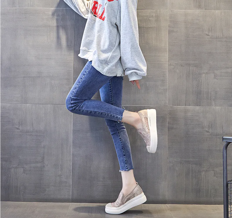 Women's Mesh Breathable Inner Elevated Flat Shoes