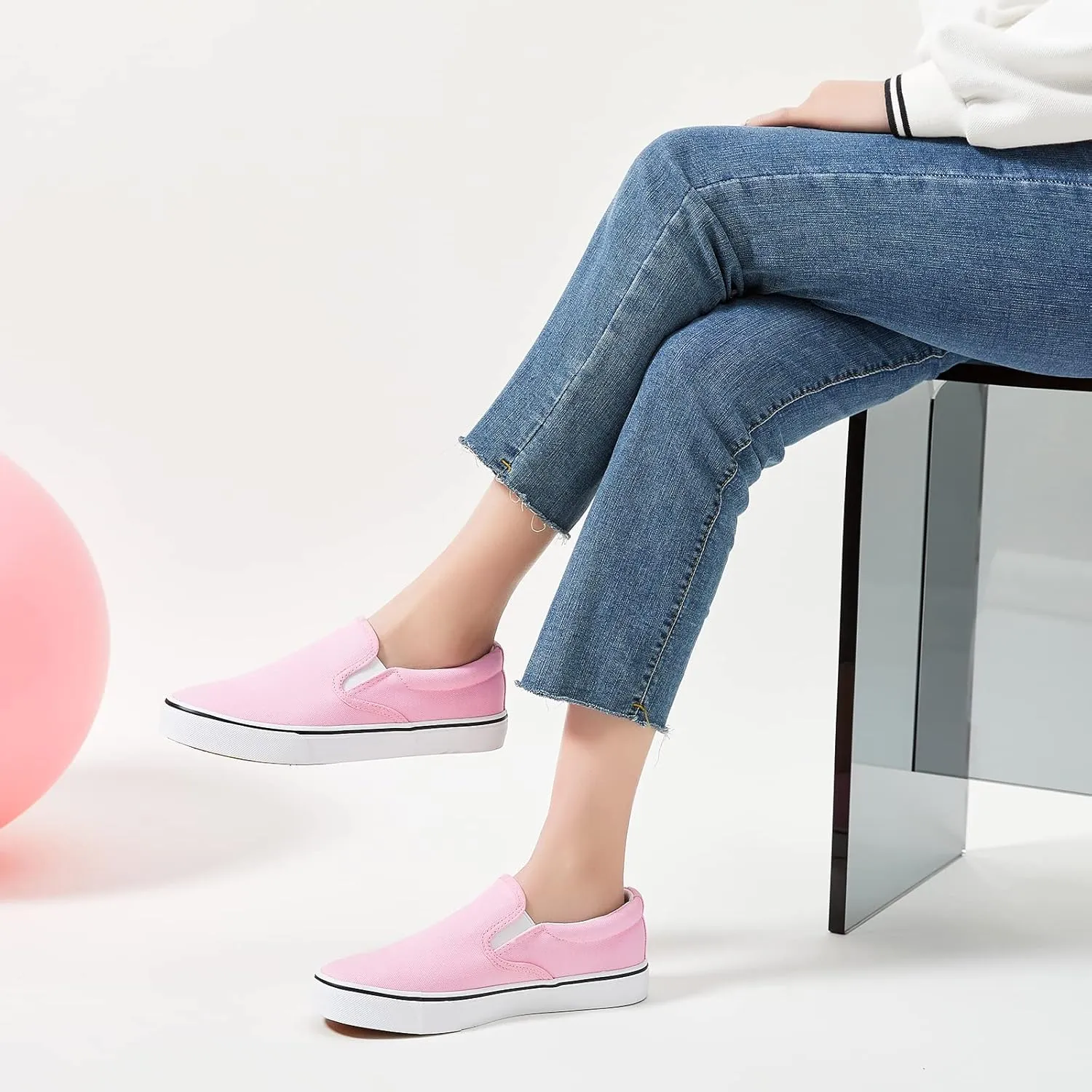 Women's Slip on Shoes Canvas Sneakers Loafers Non Slip Shoes Low Top Casual Shoes