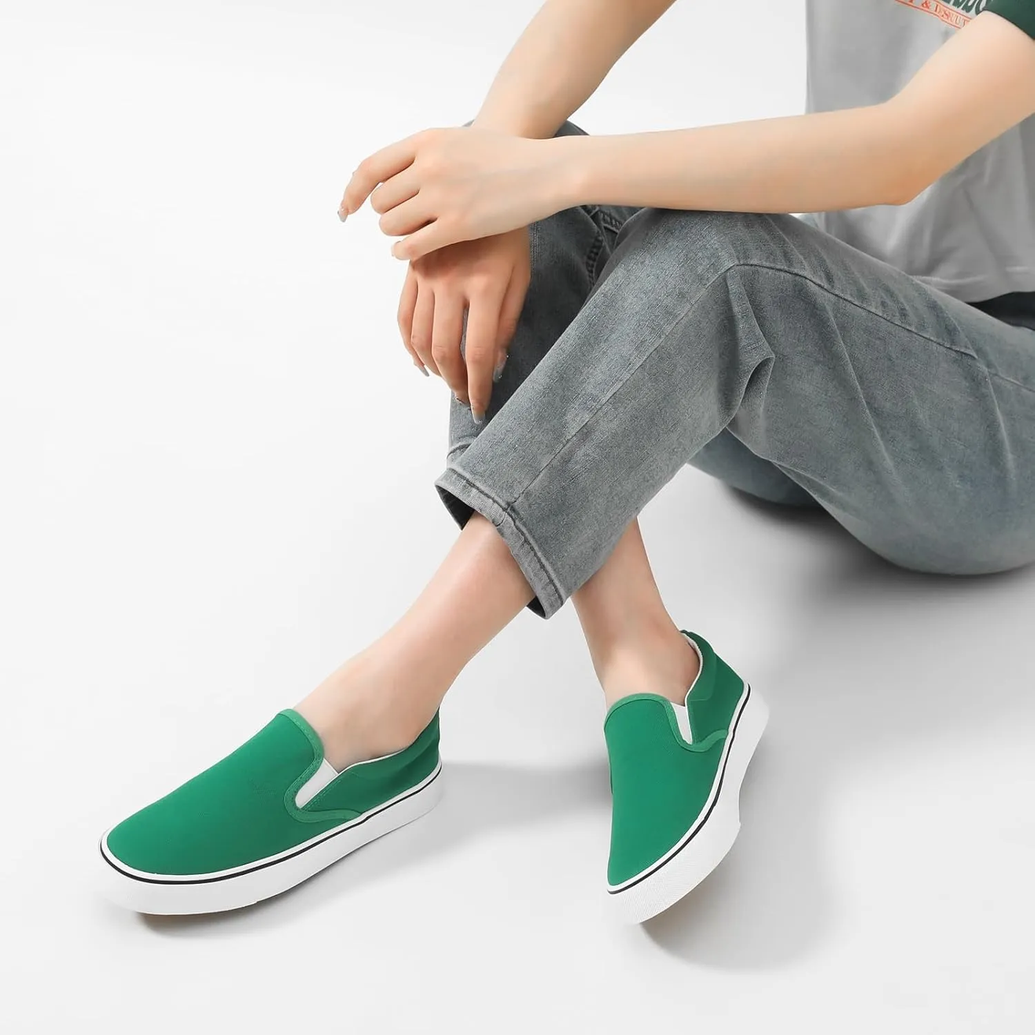Women's Slip on Shoes Canvas Sneakers Loafers Non Slip Shoes Low Top Casual Shoes